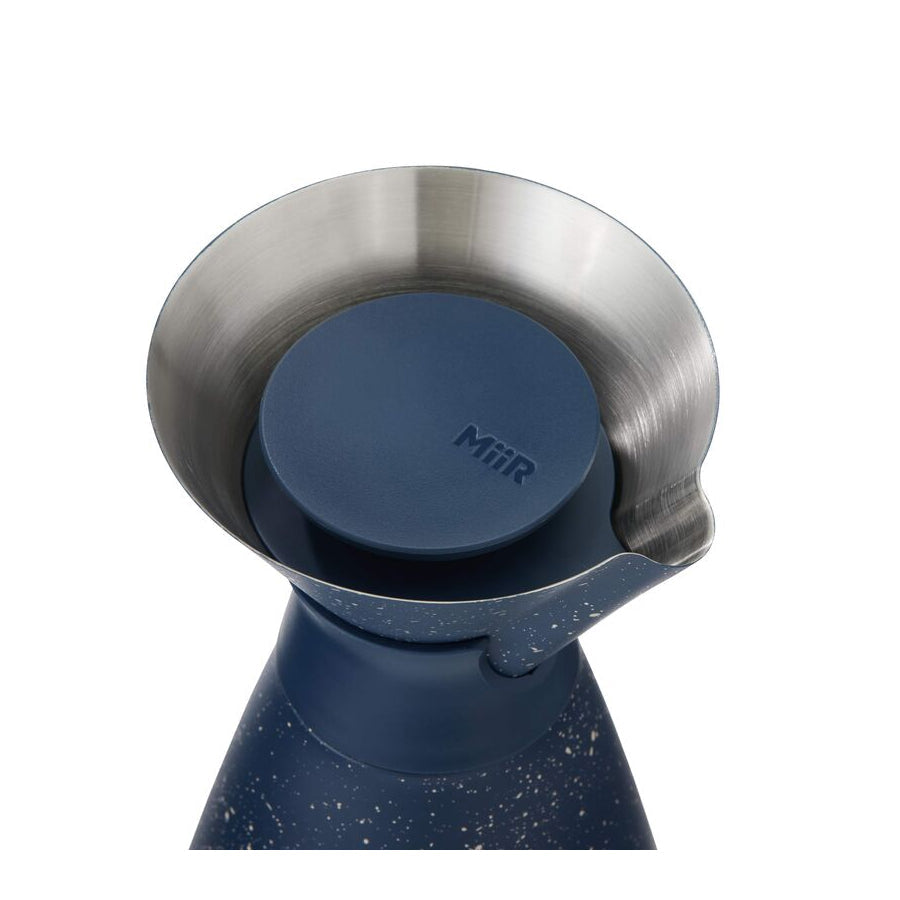new-standard-carafe-r7 WebPDP-33oz_New_Standard_Carafe_Tidal_Blue_Speckle_Studio__CAR1SVOS225_45_Lid_Off.jpg