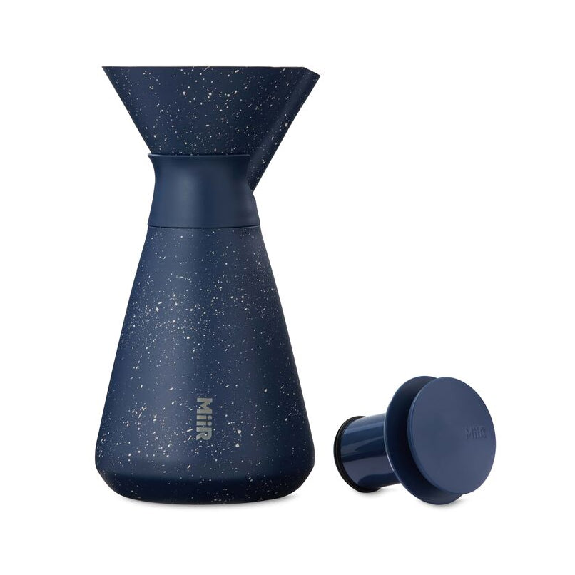new-standard-carafe-r7 WebPDP-33oz_New_Standard_Carafe_Tidal_Blue_Speckle_Studio__CAR1SVOS225_Front_Lid_Staged.jpg