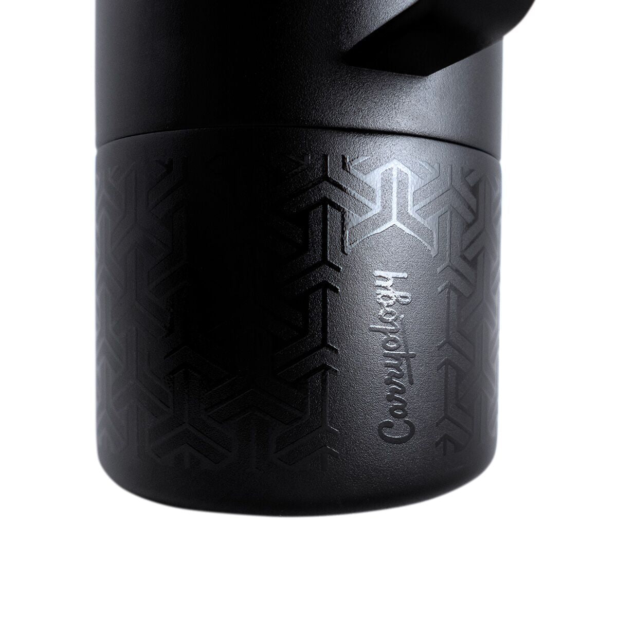 miir-x-carryology-tomo-d0 WebPDP-MiiR_x_Carryology_Tomo_Studio_Closeup__TOM1SV33402_12.10.25.jpg