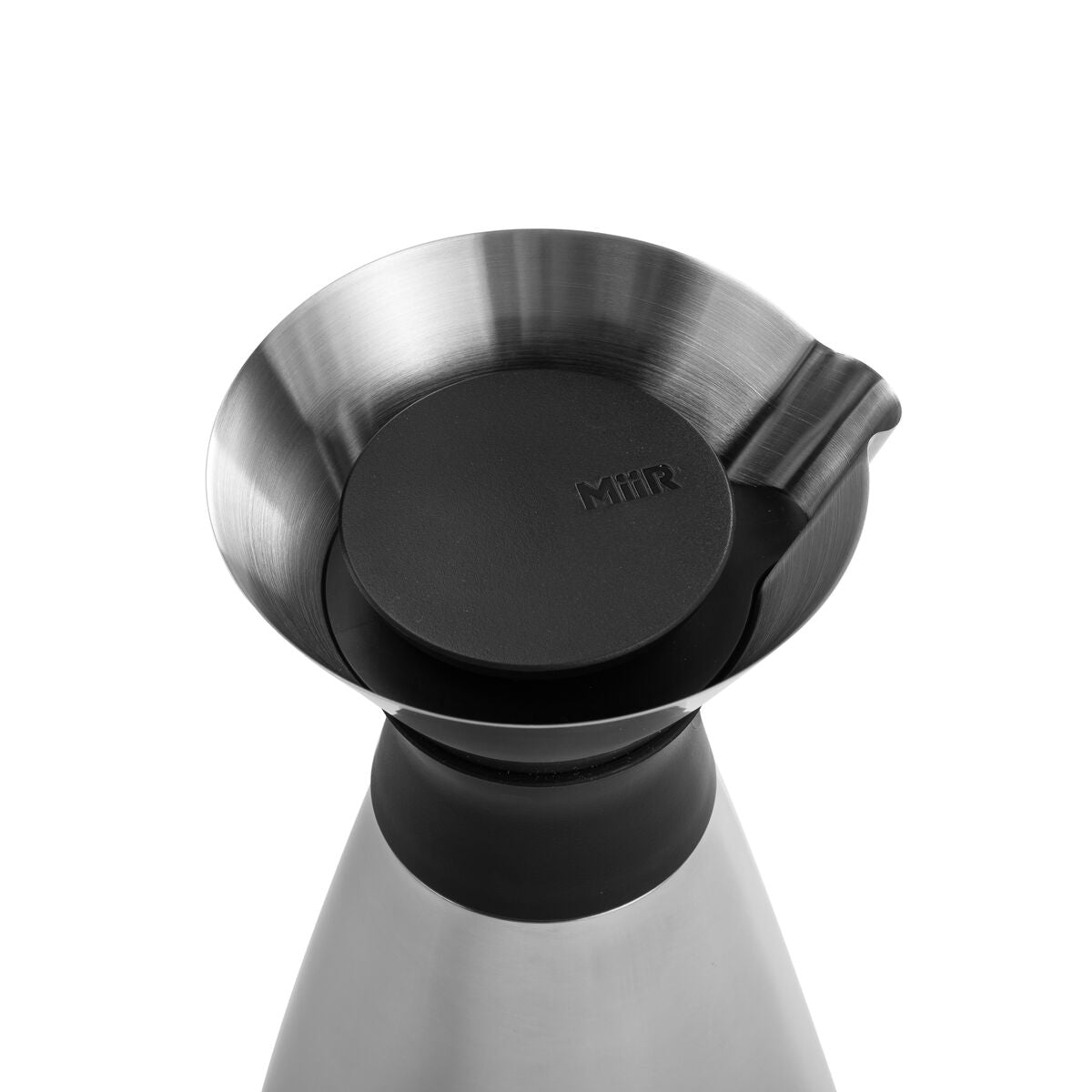 new-standard-carafe-r7 WebPDP-PolishedStainlessCarafe_33oz_SS_StudioX207182024_45degree__CAR1SVOS005.jpg