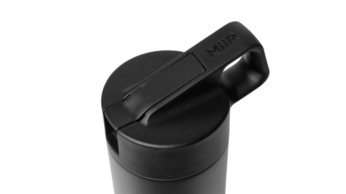straw-bottle-u6 WebPDP-Straw_Lid_2_Black_Studio_0221_45deg_Closed__WMB1SL20002.jpg